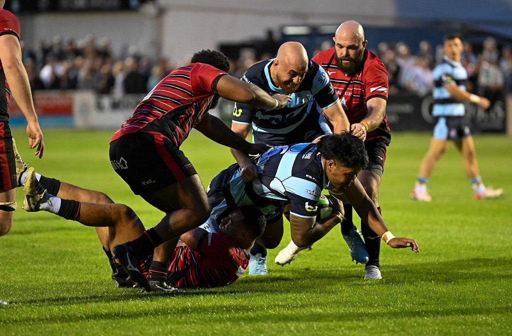 Fred Tuilagi being tackled by a Blackheath player
