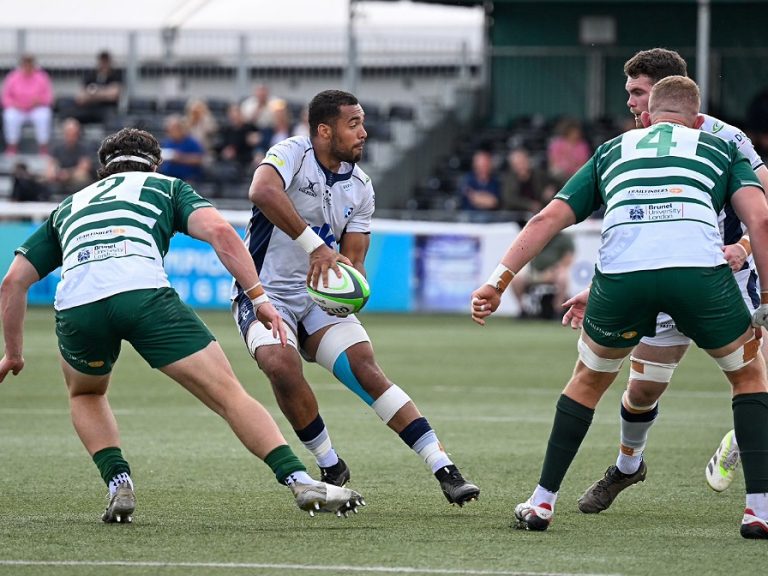 Cameron King in action for Bedford Blues at Ealing in May 2024