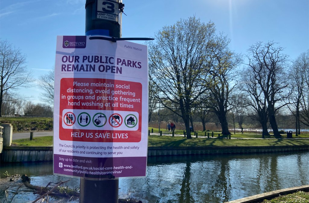 Coronavirus public parks sign