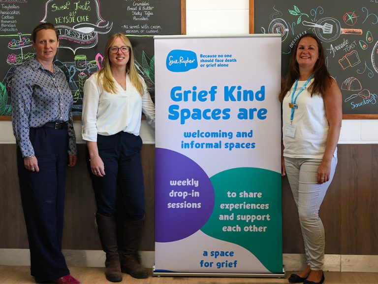 Keysoe Café is where the space will be hosted. (l-r) Frances Murray and Kaylea Jackson from Keysoe International with Sue Ryder Grief Kind Spaces Area Coordinator, Kerri Bicknell