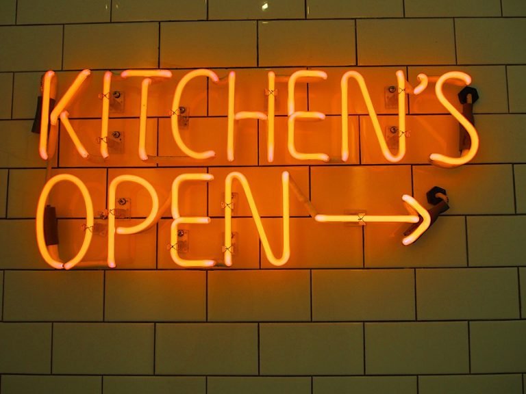 Kitchen restaurant open