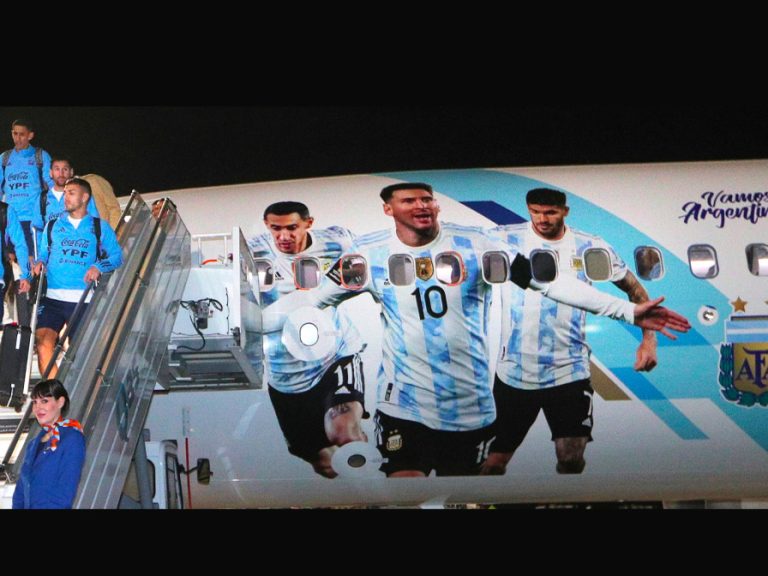 The Argentina players board their flydubai plane