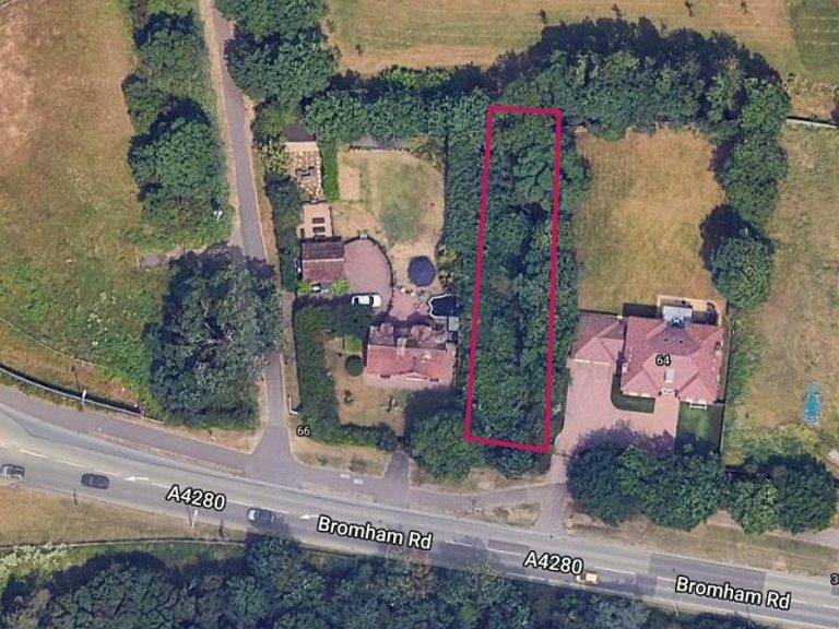 The location of the proposed single storey building on Bromham Road