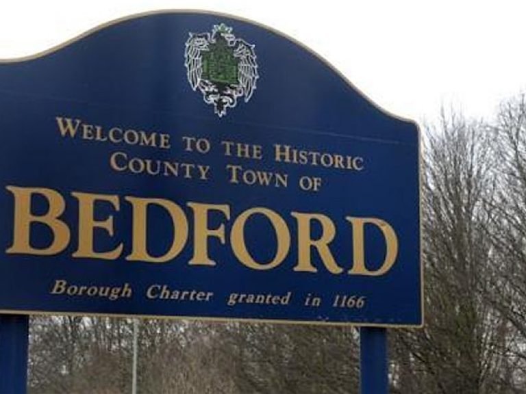 Bedford town sign
