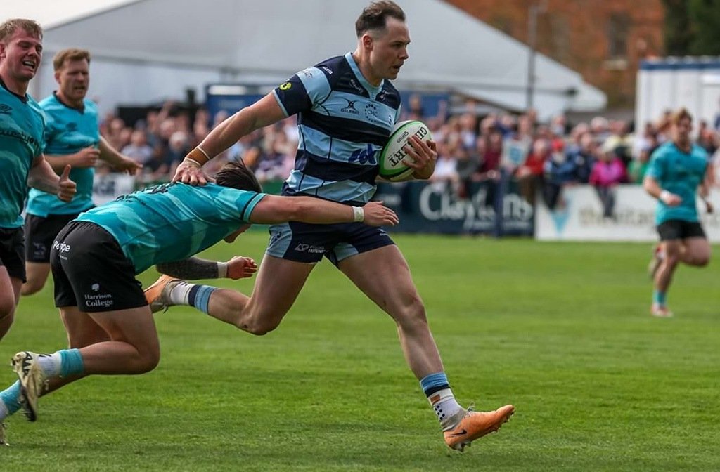 Seán French sprints away from a Doncaster defender