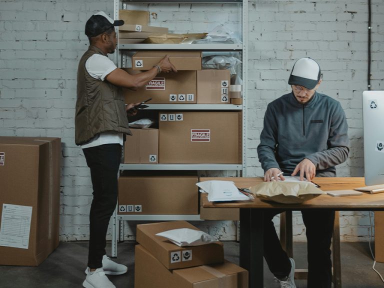 Start up retail packaging orders small business. Image: Tima Miroshnichenko Pexels