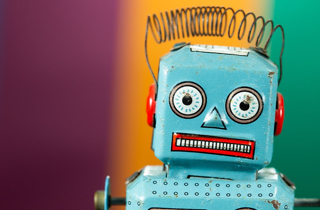 Vintage tin toy robot Image: freedomnaruk/Shutterstock