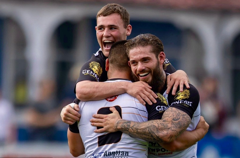 Bedford Tigers celebrate a try