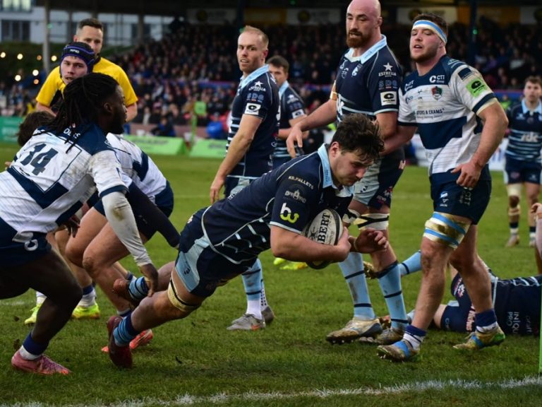 Bedford Blues player scores a try against Coventry in January 2026