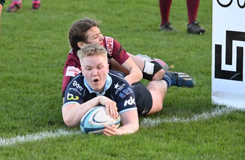 Hunter scores a try against Hitchin Ladies at Goldington Road for Bedford Blues Women