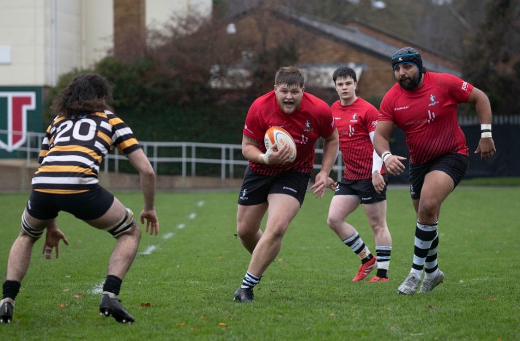 Bedford Athletic in action at Oadby in November 2025