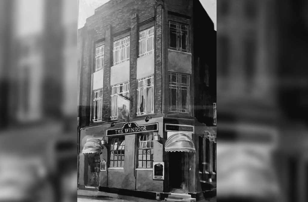 The former Windsor pub on Silver Street. The building is now occupied by the Halifax Building Society