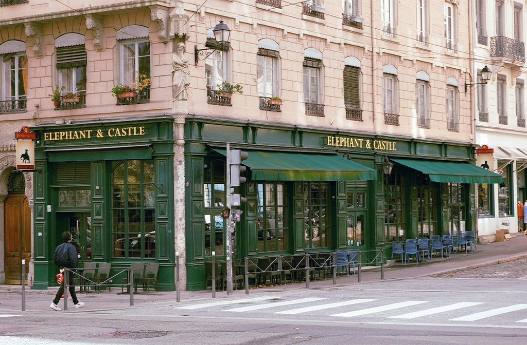 Charles Wells pub, The Elephant & Castle, Lyon. Image: Linh Bo/Pexels
