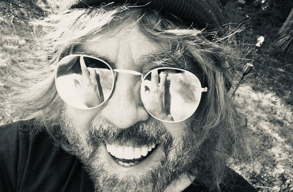 Black and white photo of the former lead singer of The Icicle Works, Ian McNabb