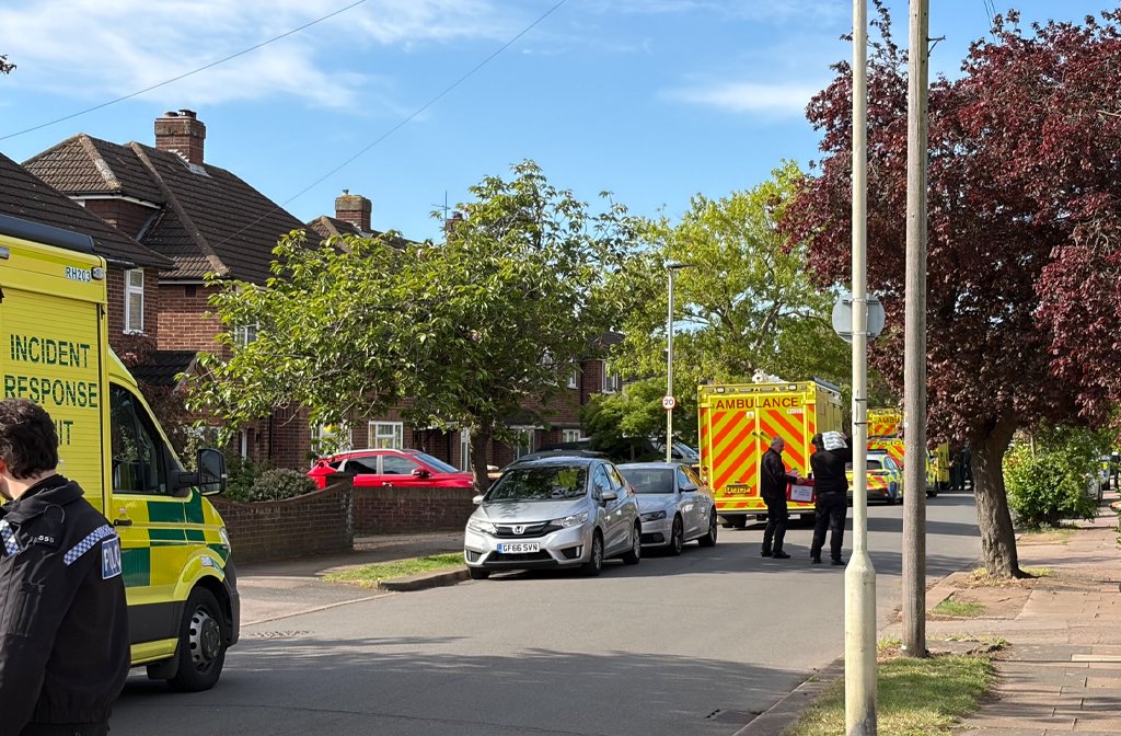 Emergency services at Aylesbury Road. Image Bedford Independent