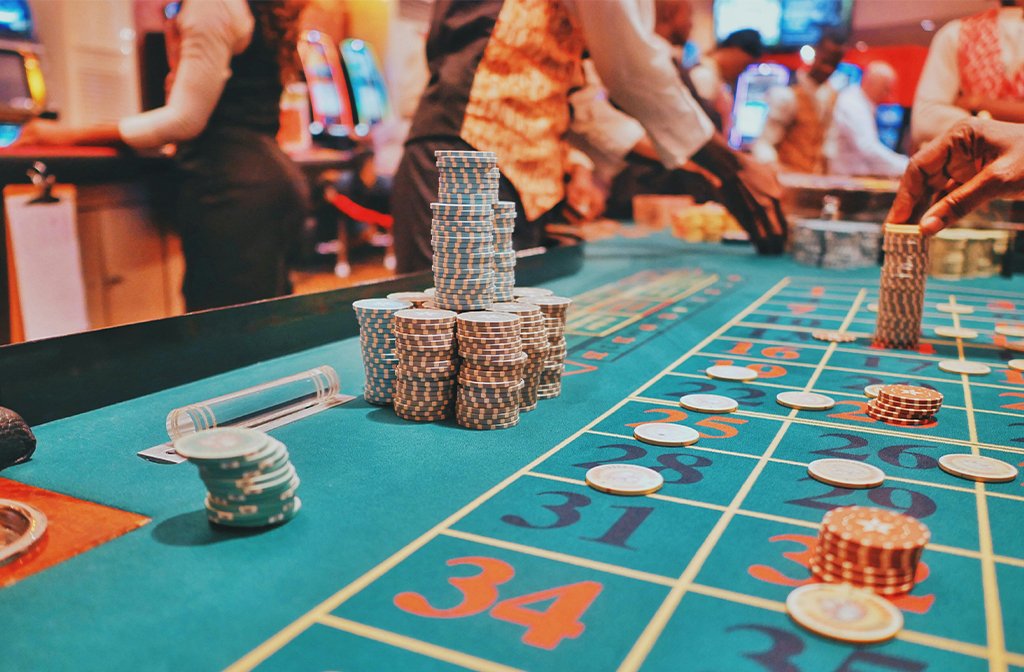A casino table with a lot of chips on it. Image: Kaysha/Unspalsh