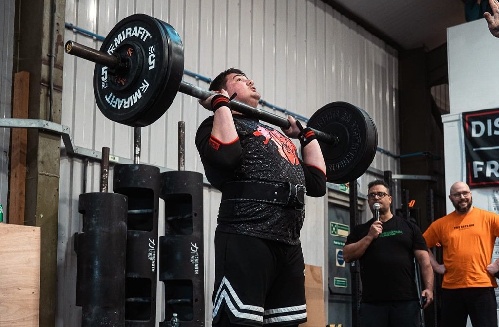 Teen strongman, Liam Stringer lifting weights at the Northamptonshire Strongest Man event