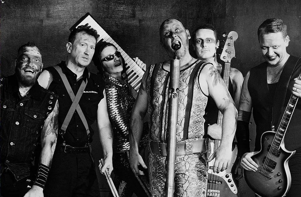 Black and white photo of the members of Rammlied tribute band
